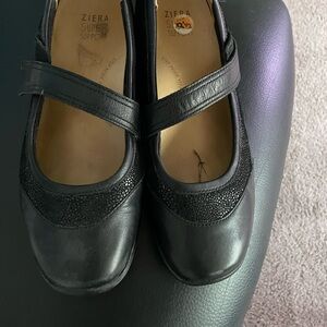 Ziera X Ray Mary Jane Shoes Womens Black Classic Round Toe Leather Comfort